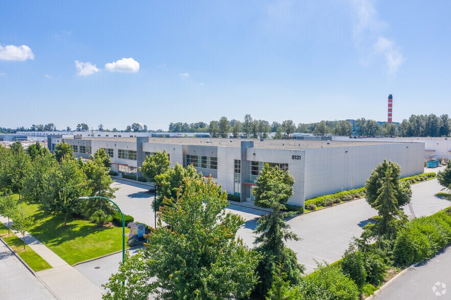 8131 Wiggins St, Burnaby, BC à louer - Photo principale – Image 1 sur 4