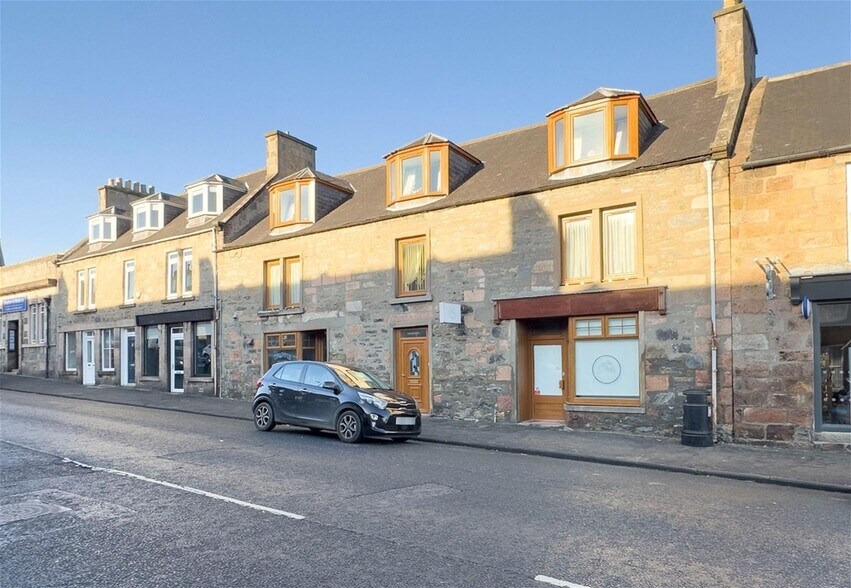 DJ's Chippie and 7 Bedroom Flat, Dufftown à vendre - Photo de l’immeuble – Image 1 sur 24