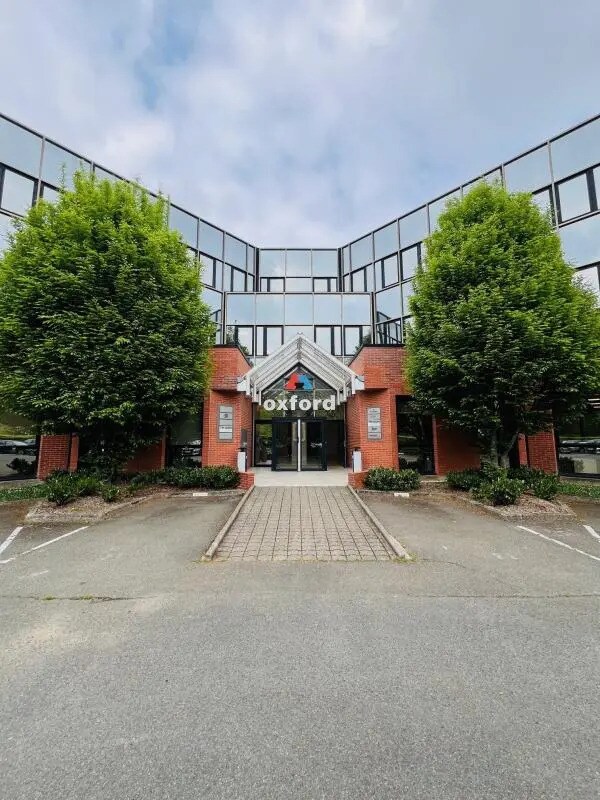 Bureau dans Montigny-le-Bretonneux à louer Photo de l’immeuble– Image 1 sur 33