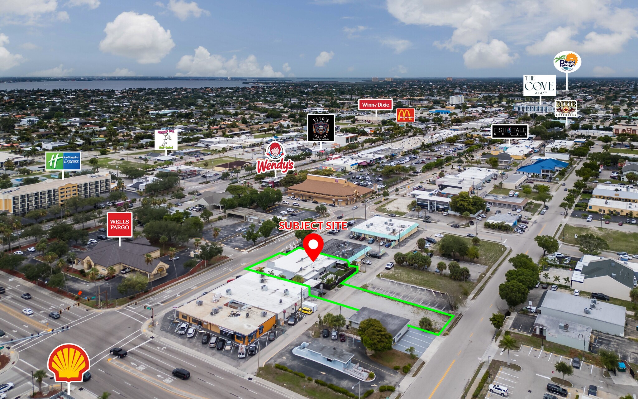 1517 SE 47th Ter, Cape Coral, FL à vendre Photo de l’immeuble– Image 1 sur 22