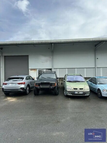 Local d’activités dans Le Haillan à louer - Photo de l’immeuble – Image 2 sur 6