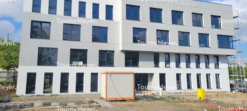 Bureau dans Chartres-de-Bretagne à louer - Photo de l’immeuble – Image 2 sur 3