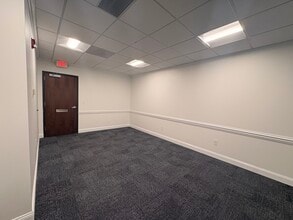 3803 Computer Dr, Raleigh, NC à louer Photo intérieure– Image 1 sur 5