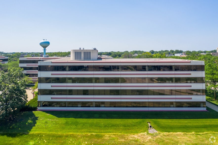 1419 Lake Cook Rd, Deerfield, IL à vendre - Photo de l’immeuble – Image 2 sur 5