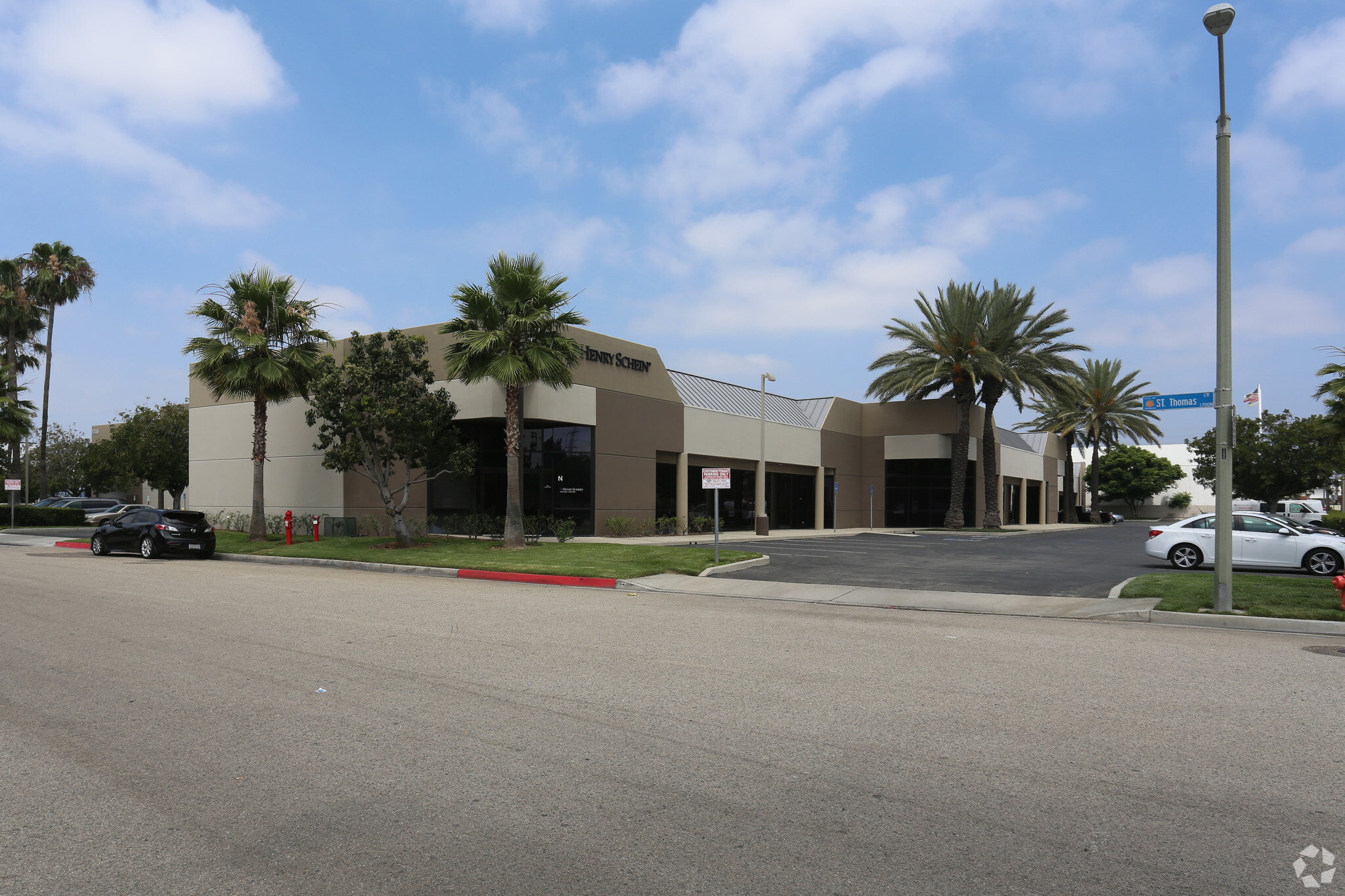 307 W Taft Ave, Orange, CA à louer Photo de l’immeuble– Image 1 sur 8
