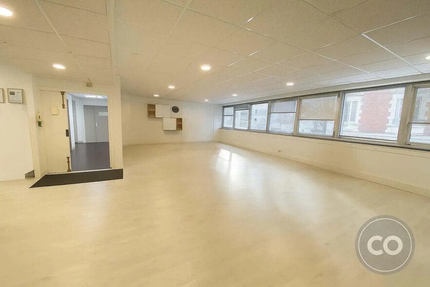 Bureau dans Boulogne-Billancourt à louer - Photo de l’immeuble – Image 2 sur 5