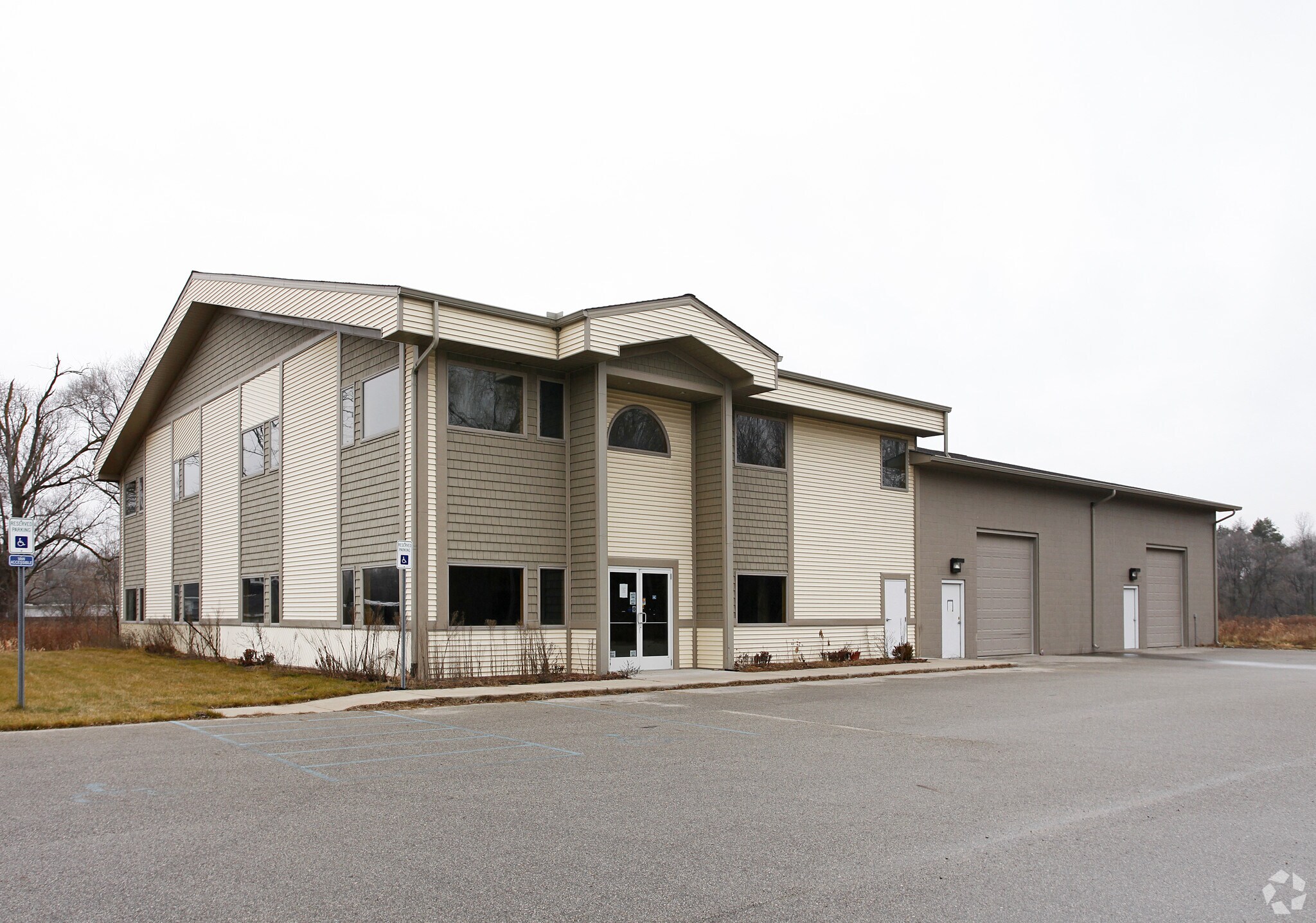 49 E Isabella Rd, Midland, MI à vendre Photo principale– Image 1 sur 10