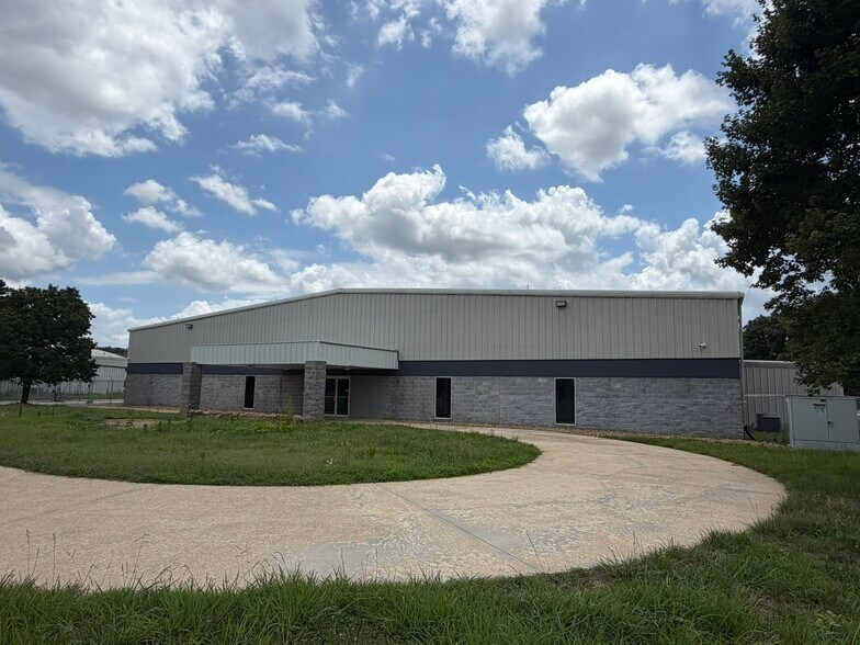 214 Industrial Park Dr, Soddy-Daisy, TN à louer - Photo de l’immeuble – Image 2 sur 20