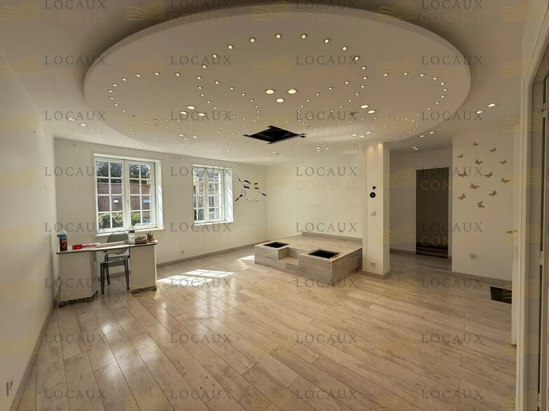 Local commercial dans SAINT-OUEN-L'AUMONE à louer - Photo intérieure – Image 1 sur 10