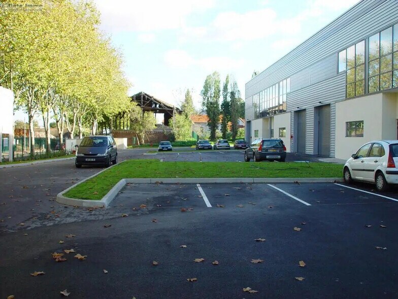 Industriel/Logistique dans Le Blanc-Mesnil à louer - Photo de l’immeuble – Image 2 sur 23
