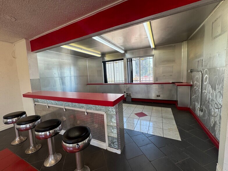 2297 W Dartmouth Ave, Englewood, CO à louer - Photo de l’immeuble – Image 3 sur 9