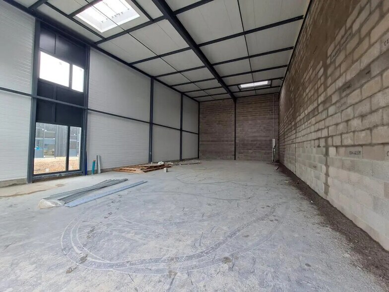 Local d'activités dans Trévoux à vendre - Photo de l’immeuble – Image 3 sur 4