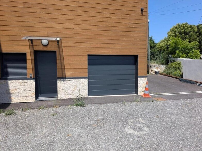 Bureau dans Mougins à louer - Photo de l’immeuble – Image 2 sur 10
