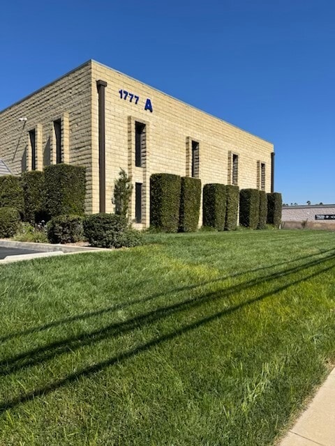 1777 W Arrow, Upland, CA à louer Photo de l’immeuble– Image 1 sur 2