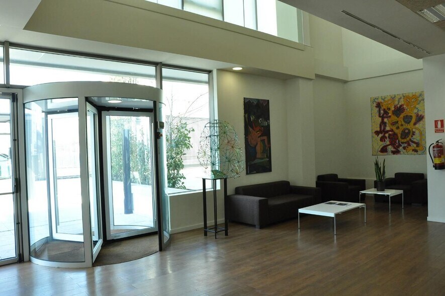 Bureau dans Alcobendas, Madrid à vendre - Photo principale – Image 1 sur 18