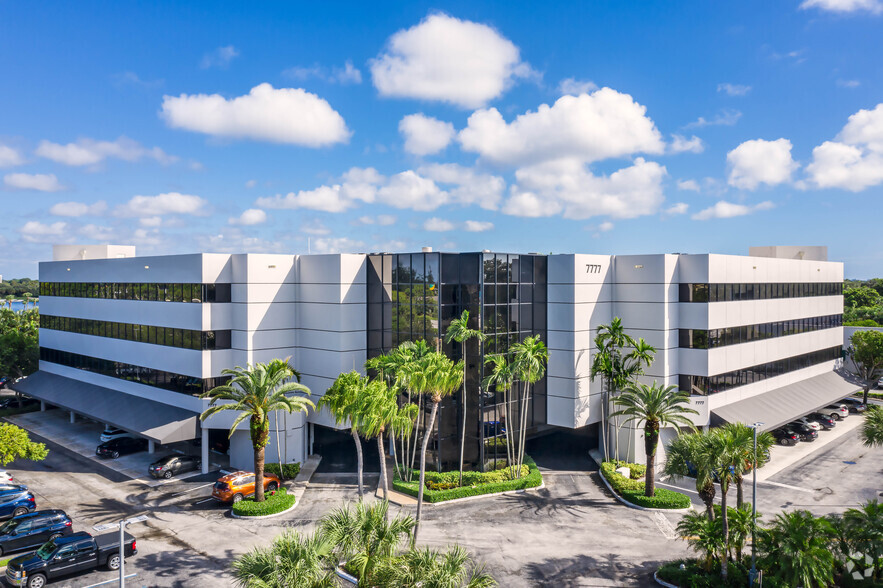 7777 Glades Rd, Boca Raton, FL à louer - Photo de l’immeuble – Image 1 sur 20