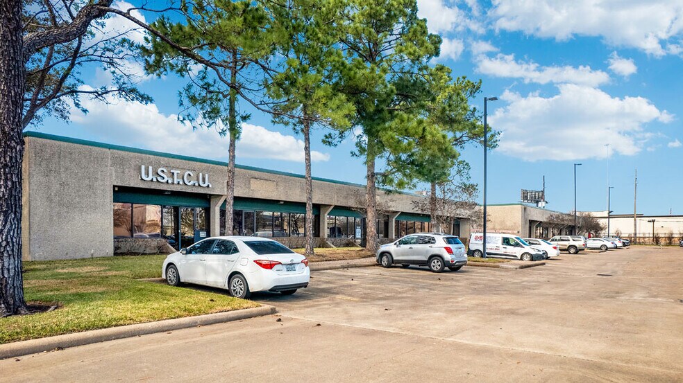 8600 Jameel Rd, Houston, TX à louer - Photo de l’immeuble – Image 3 sur 6