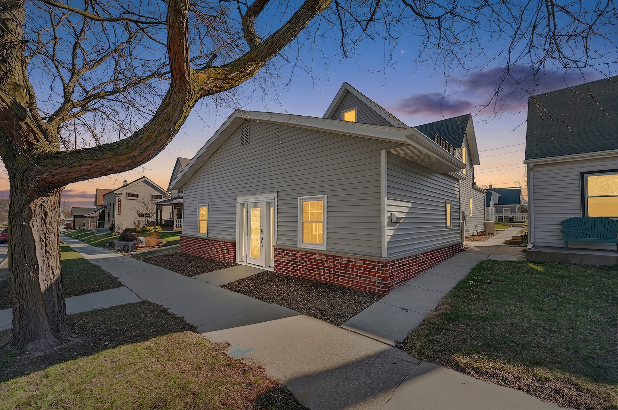 533 S Main St, West Bend, WI à vendre Photo principale– Image 1 sur 27