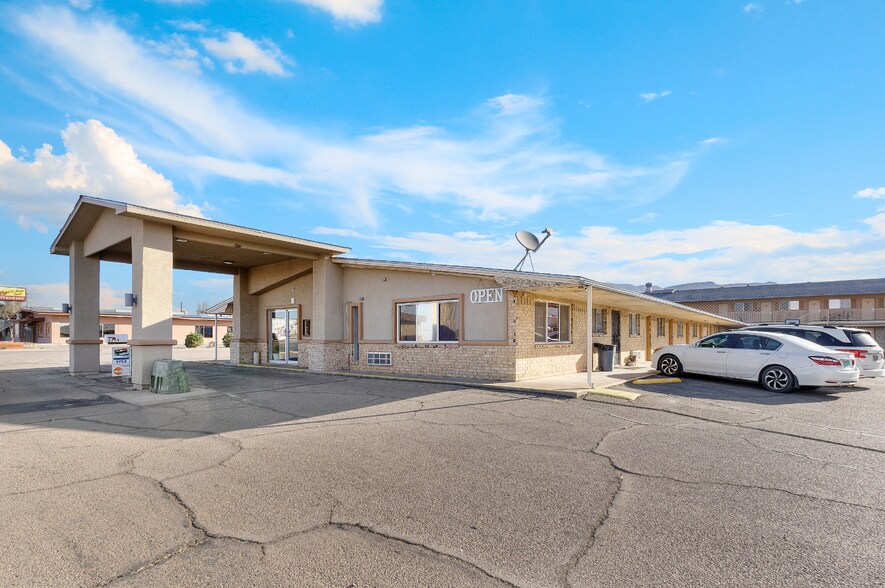 2224 N White Sands Blvd, Alamogordo, NM à vendre - Photo principale – Image 1 sur 27