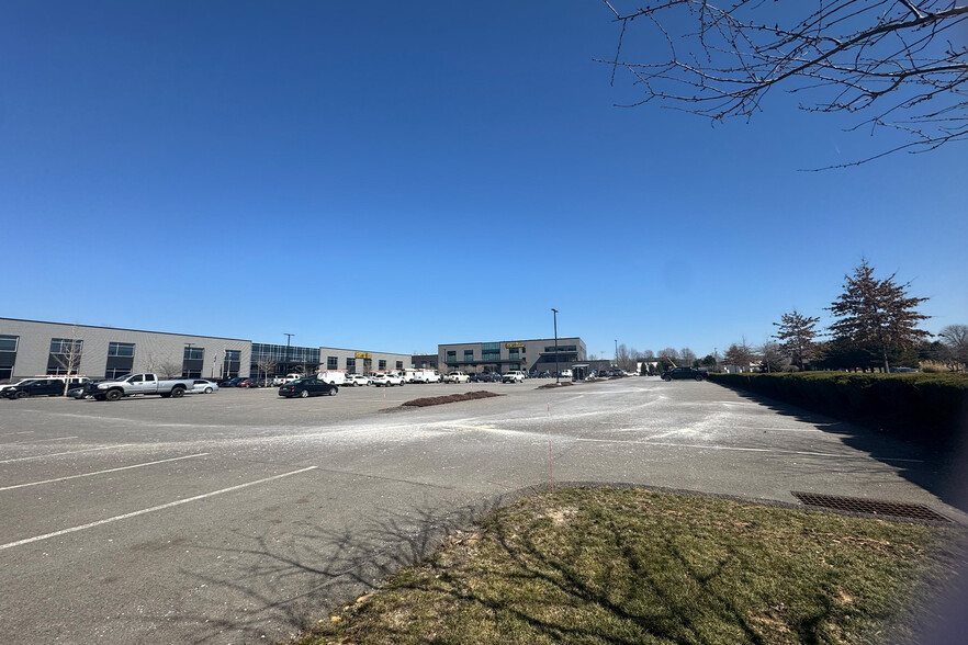 225 Perry Hwy, Harmony, PA à louer - Photo de l’immeuble – Image 3 sur 3