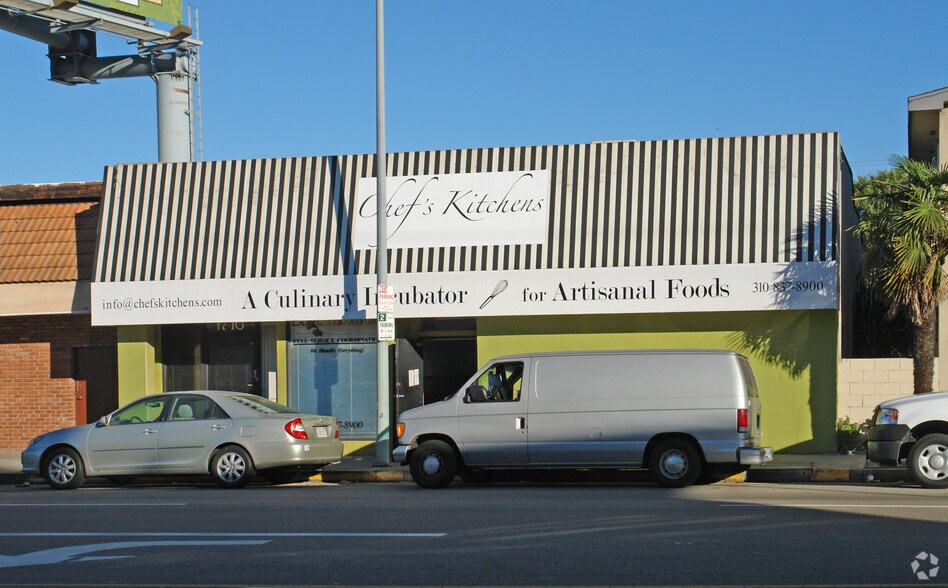 1716 S Robertson Blvd, Los Angeles, CA à louer - Photo principale – Image 1 sur 3