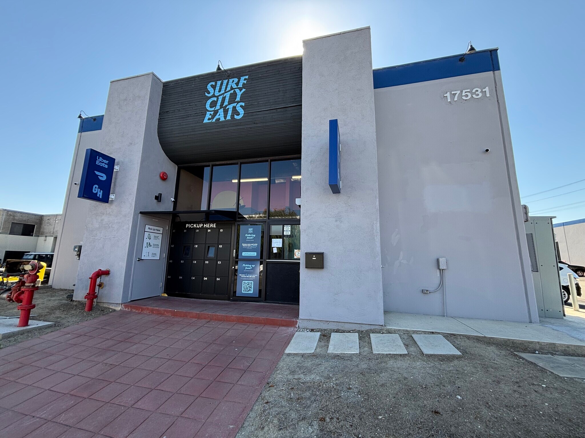 17531 Griffin Ln, Huntington Beach, CA à louer Photo principale– Image 1 sur 20