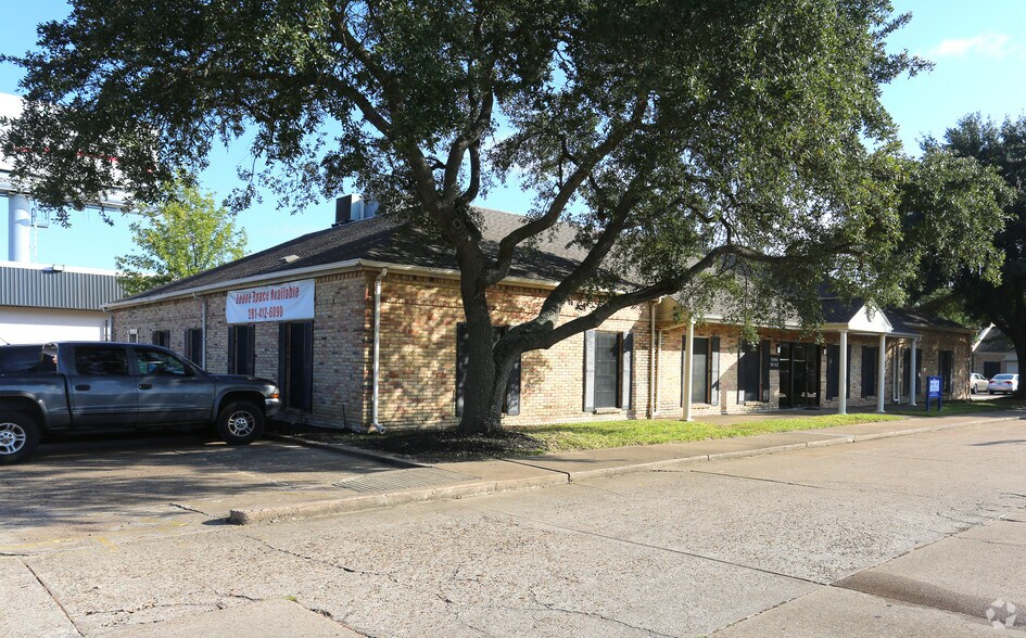 4654 Highway 6 N, Houston, TX à louer - Photo principale – Image 3 sur 19