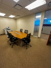 5825 N Sam Houston Pky W, Houston, TX à louer Photo de l’immeuble– Image 2 sur 7