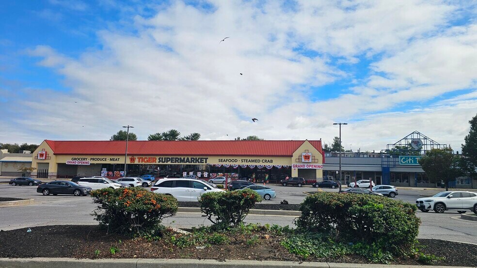 2401-2499 Frederick Ave, Baltimore, MD à louer - Photo de l’immeuble – Image 1 sur 1