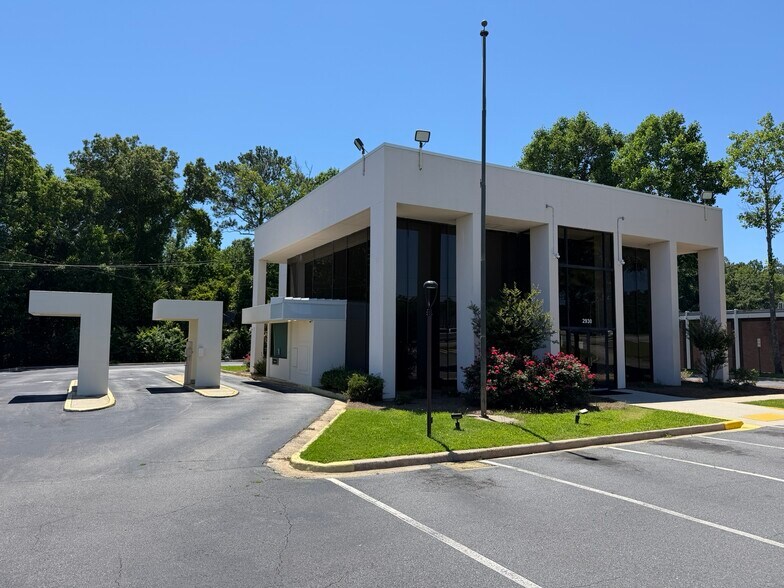 2930 Riverside Dr, Macon-Bibb, GA à vendre - Photo de l’immeuble – Image 1 sur 9