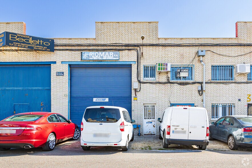 Industriel/Logistique dans Humanes de Madrid, Madrid à vendre - Photo de l’immeuble – Image 2 sur 13