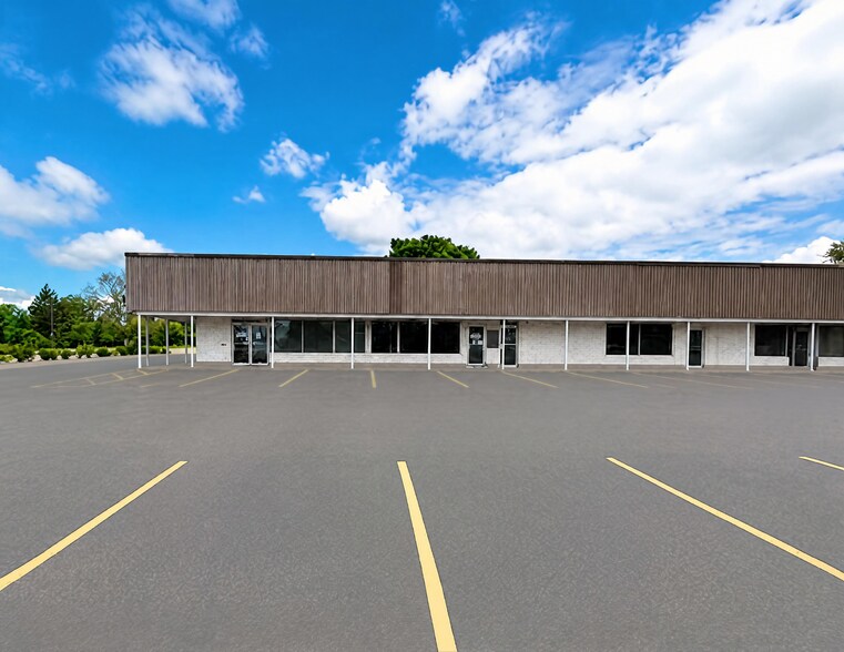 1598 W Broadway St, Idaho Falls, ID à louer - Photo de l’immeuble – Image 2 sur 11