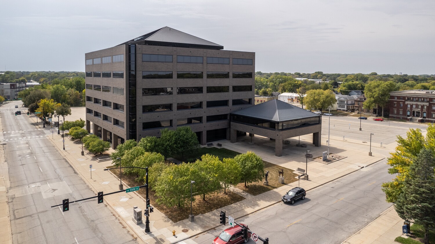111 W State St, Mason City, IA à louer Photo principale– Image 1 sur 13