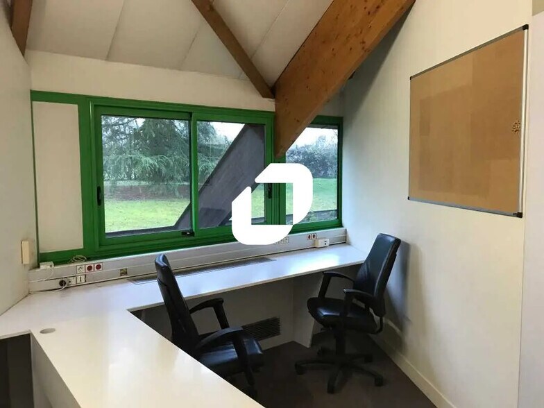 Bureau dans SAINT-OUEN-L'AUMONE à louer - Photo de l’immeuble – Image 2 sur 6