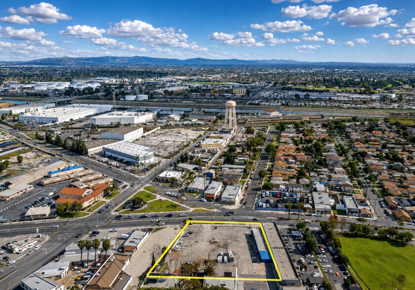 9533 Atlantic Blvd, South Gate, CA à vendre - Photo de l’immeuble – Image 2 sur 9
