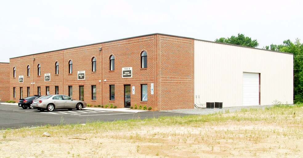 1105 Technology Dr, Indian Trail, NC à louer - Photo de l’immeuble – Image 2 sur 3