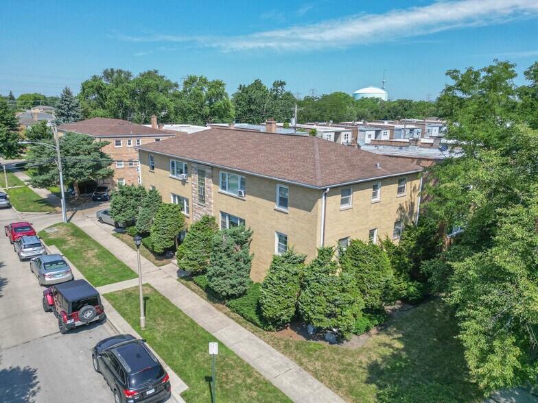 4936 Greenwood St, Skokie, IL à vendre - Photo de l’immeuble – Image 1 sur 20