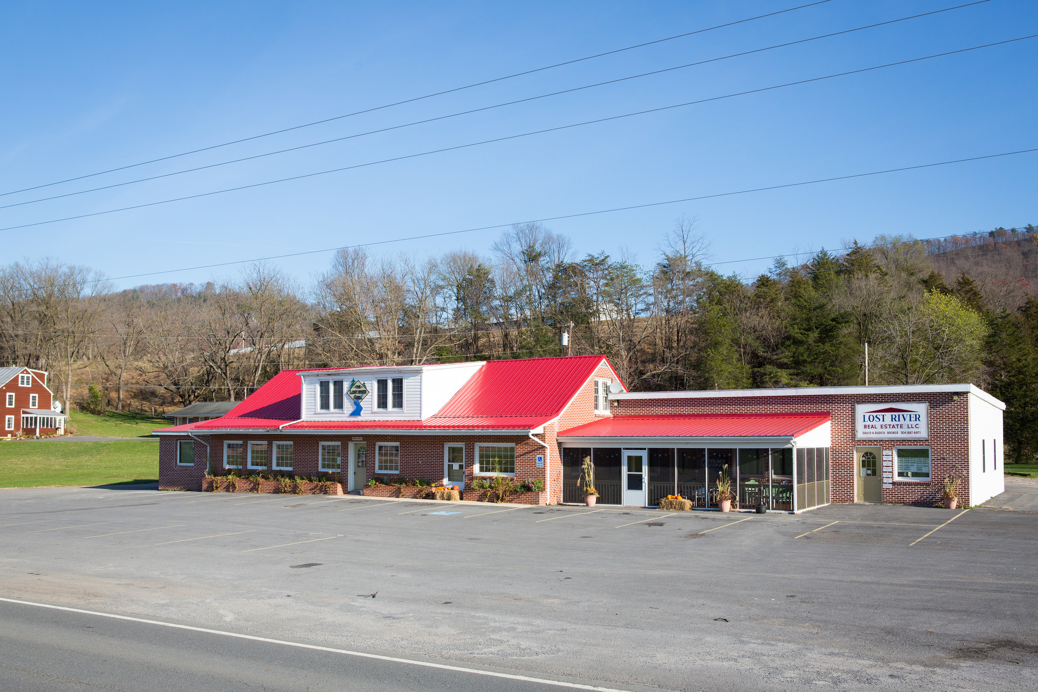 Lost River Grill, Motel/Bed & Breakfast portefeuille de 2 biens à vendre sur LoopNet.fr Photo principale– Image 1 sur 2