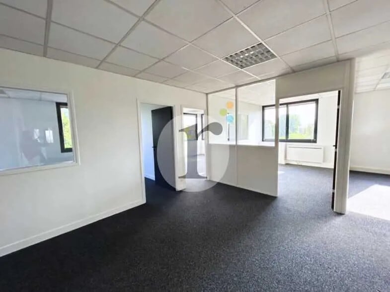 Bureau dans Capinghem à louer - Photo intérieure – Image 2 sur 7