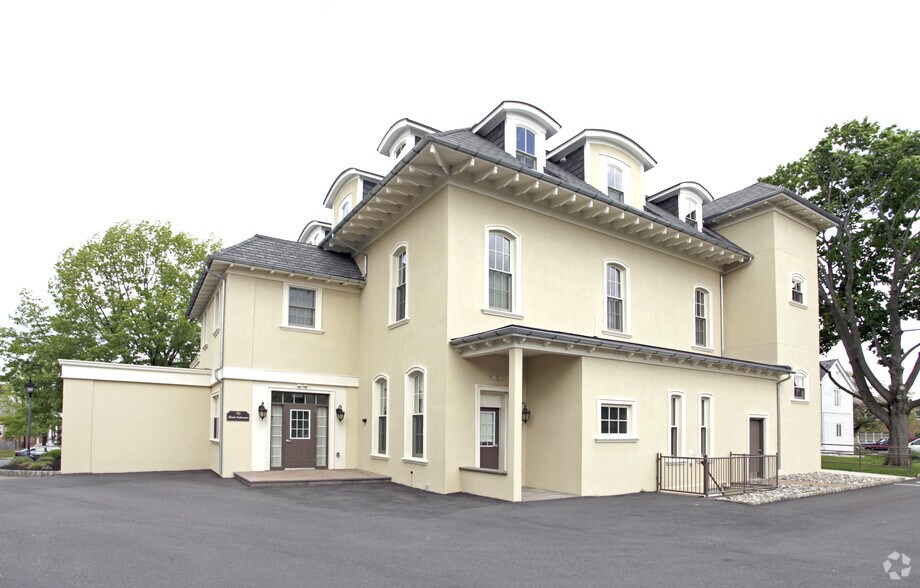 24 Mine St, Flemington, NJ à louer - Photo de l’immeuble – Image 2 sur 7
