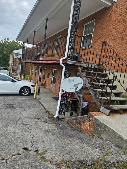 829 Westside Blvd NW, Roanoke, VA à vendre - Photo de l’immeuble – Image 2 sur 5