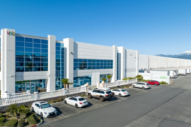 Plus de détails pour 218 Machlin Ct, City of Industry, CA - Bureau, Industriel/Logistique à louer