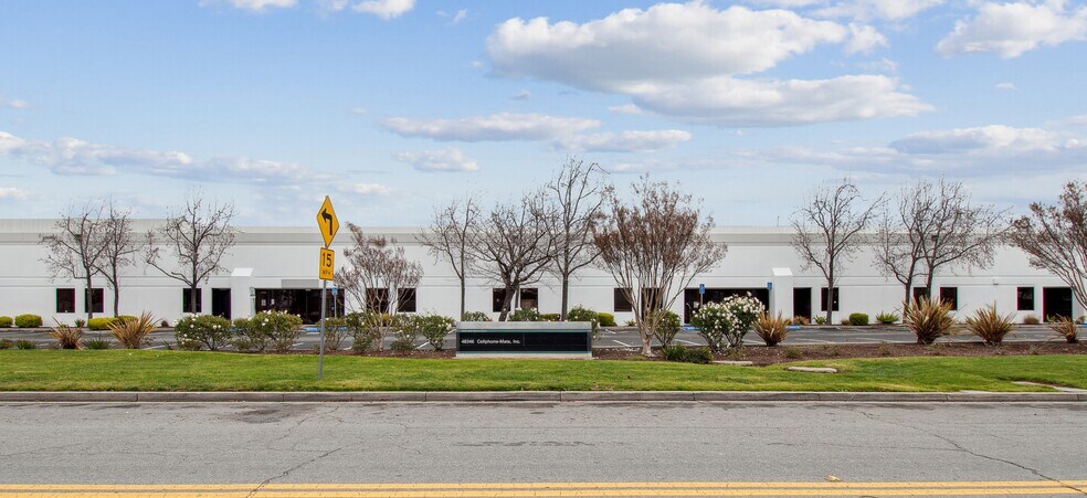 48340-48350 Milmont Dr, Fremont, CA à louer - Photo de l’immeuble – Image 3 sur 12