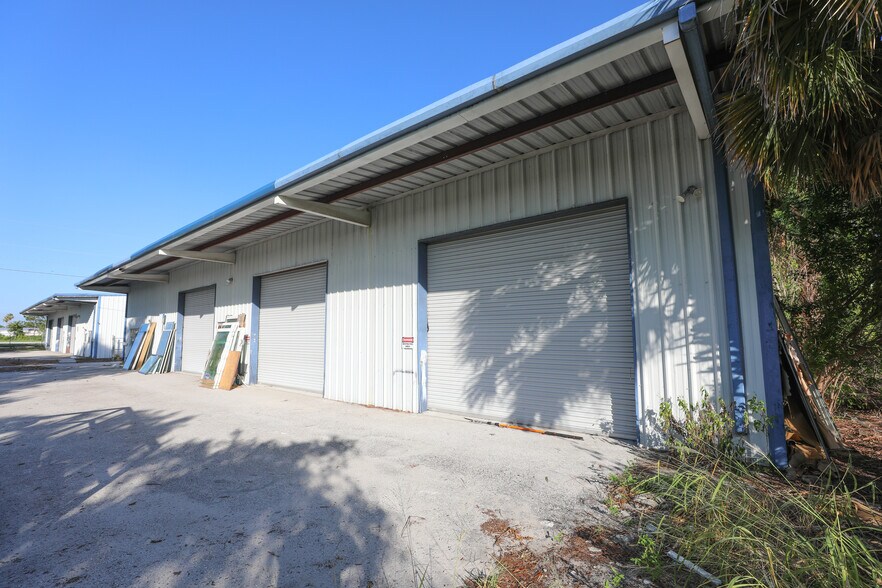 16015 US-19 Hwy, Hudson, FL à louer - Photo principale – Image 1 sur 6