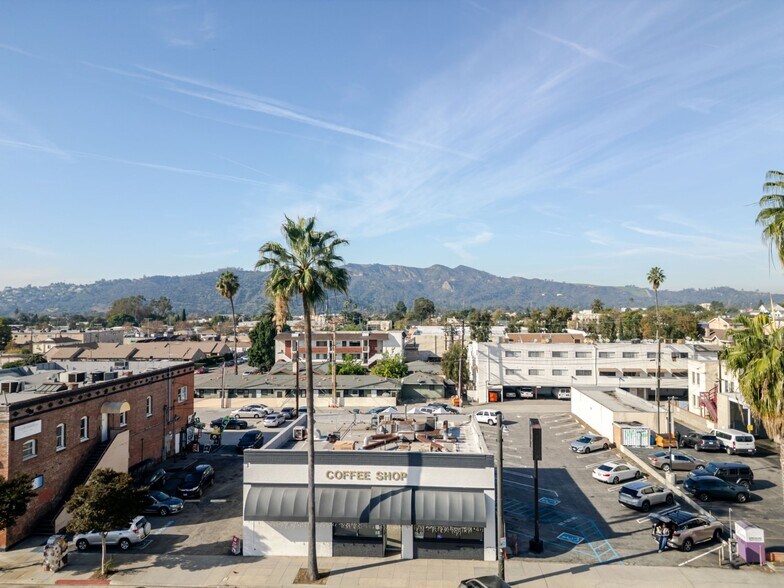 1013 S Brand Blvd, Glendale, CA à louer - Photo de l’immeuble – Image 3 sur 54