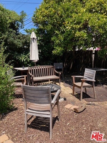 1212 S Tremaine Ave, Los Angeles, CA à vendre - Photo de l’immeuble – Image 2 sur 13