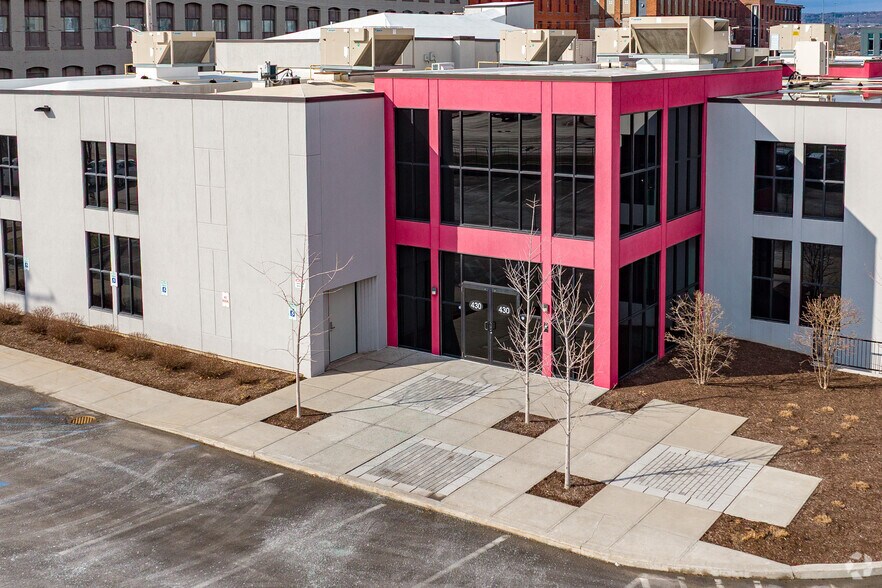 430 Court St, Utica, NY à louer - Photo de l’immeuble – Image 3 sur 5