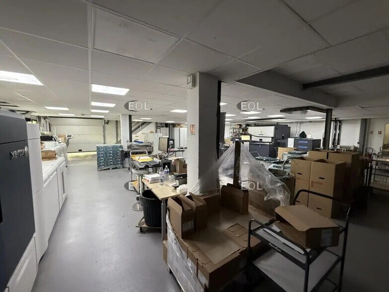 Local d’activités dans Neuilly-Plaisance à louer - Photo de l’immeuble – Image 3 sur 13