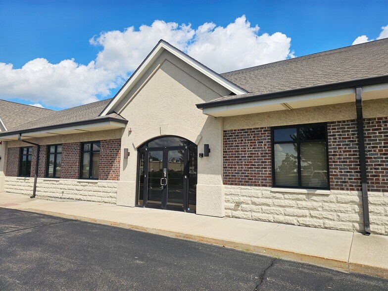 16001-16009 Executive Dr, Crest Hill, IL à vendre - Photo de l’immeuble – Image 1 sur 11