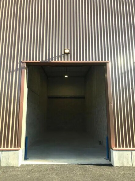 Local d’activités dans Bailly-Romainvilliers à louer - Photo de l’immeuble – Image 3 sur 5